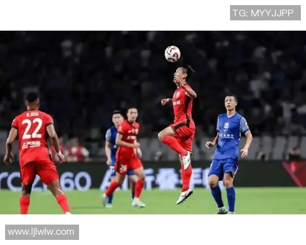 申花与辽宁上半场激战回顾球员表现与战术分析全景呈现