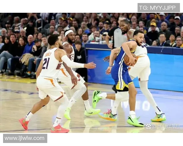 库里在勇士与太阳对决中的精彩表现集锦回顾