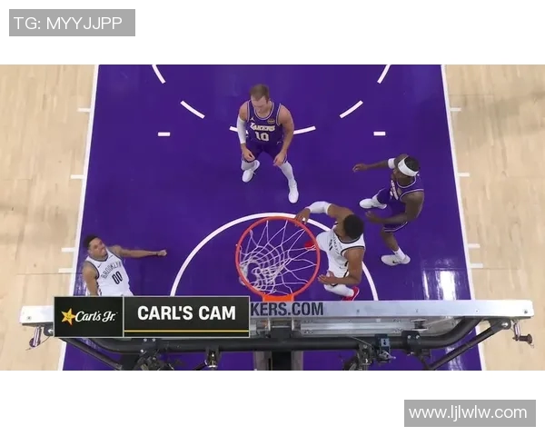 2017年篮网与湖人激战回顾：一场精彩的NBA对决与球星风采展示